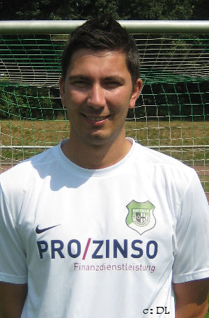 Der erste Torschtze der Sportfreunde Germania, Christian Singelmann...